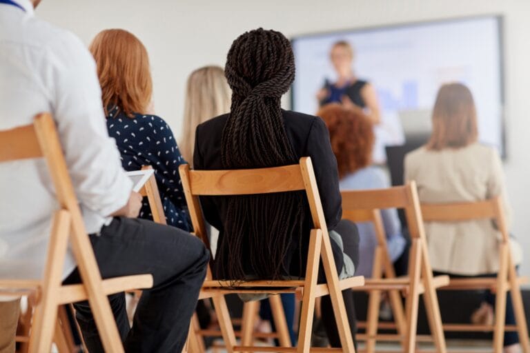 Het netwerk in dialoog over de verklarende analyse