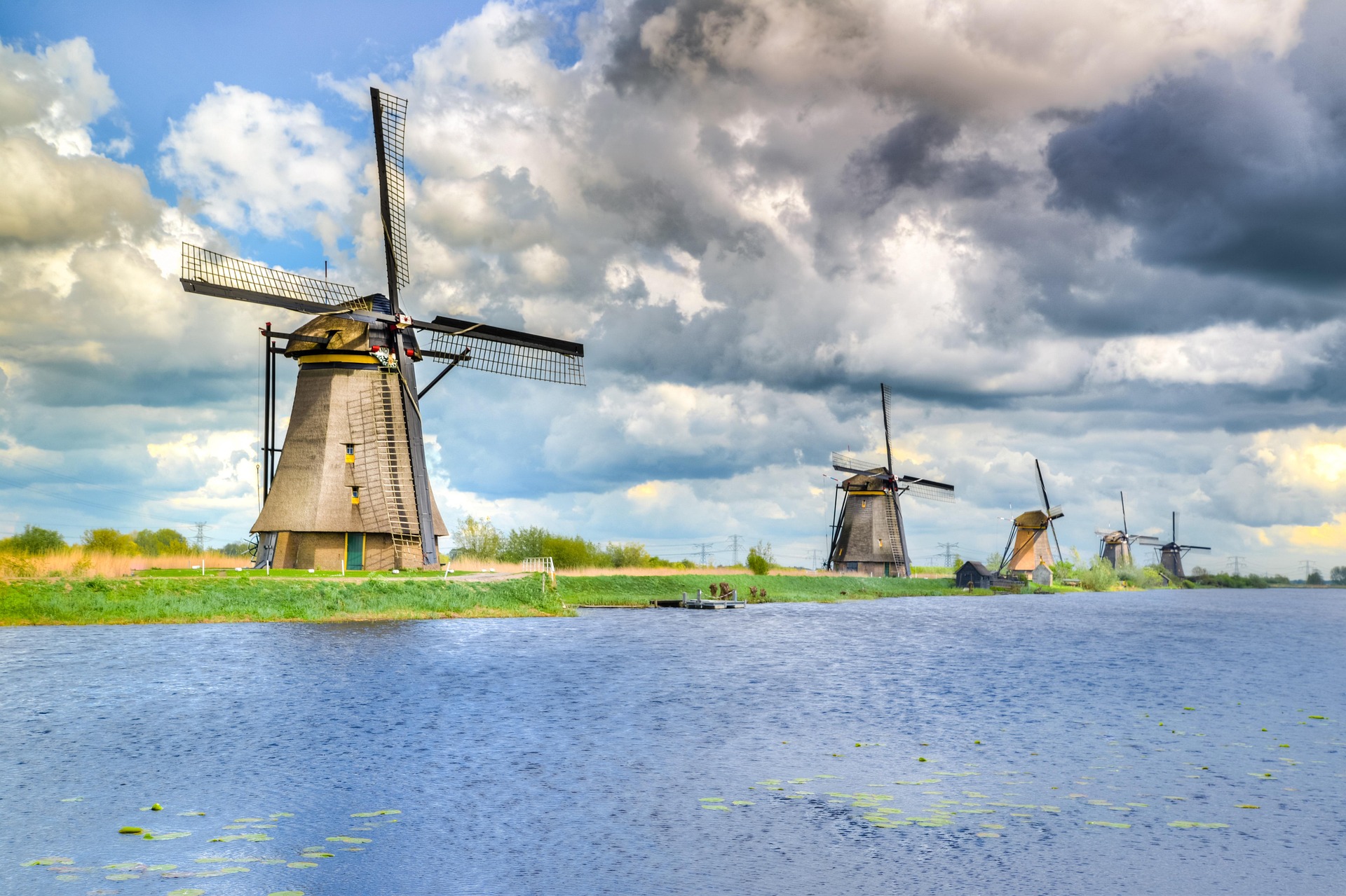 RET Zuid-Holland Zuid staat jeugdhulpverleners, jeugdigen en hun gezinnen bij in het vinden van een oplossing op maat.